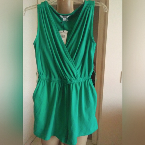 BNWT ROMPER BY BB DAKOTA ( NORDSTOM) GREEN (SICK SOFT) STRETCHY SZ. SM - Picture 1 of 5
